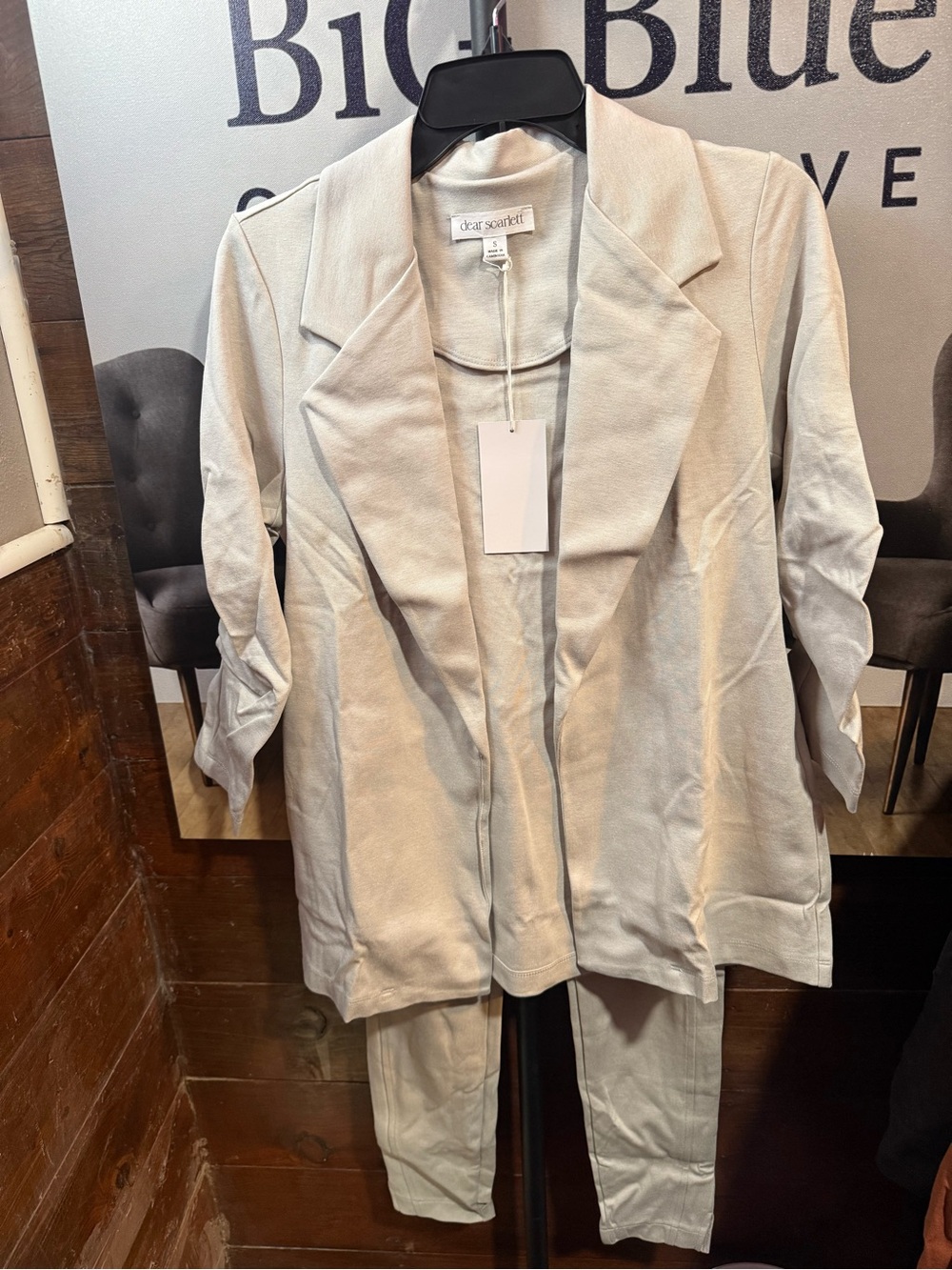 Light Gray Women's Blazer Jacket and pants. Casual 2 piece - Picture 8 of 11